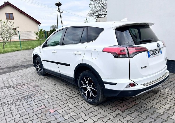 Toyota RAV4 cena 43900 przebieg: 82000, rok produkcji 2017 z Konin małe 46